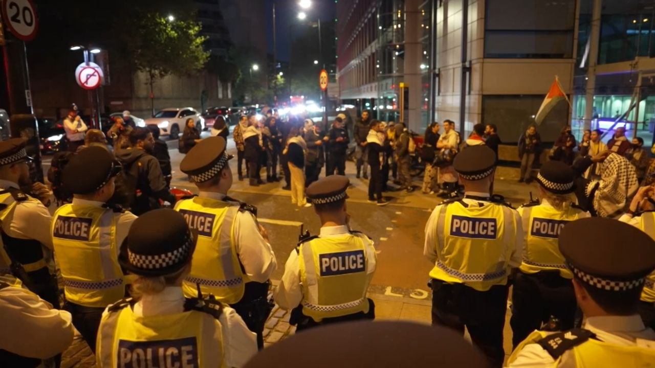 London, UK: Passionate Pro-Palestine protesters make their voices heard at Tower Bridge