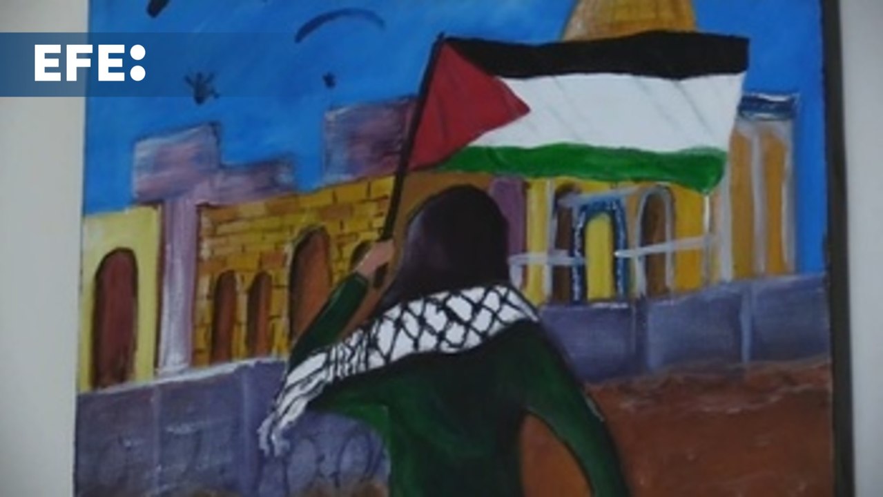 Los colores de la bandera palestina son los protagonistas de las pinturas de Tania Naboulsi