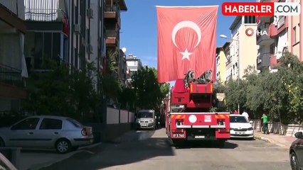 Komşular Yangına Hortumla Müdahale Etti