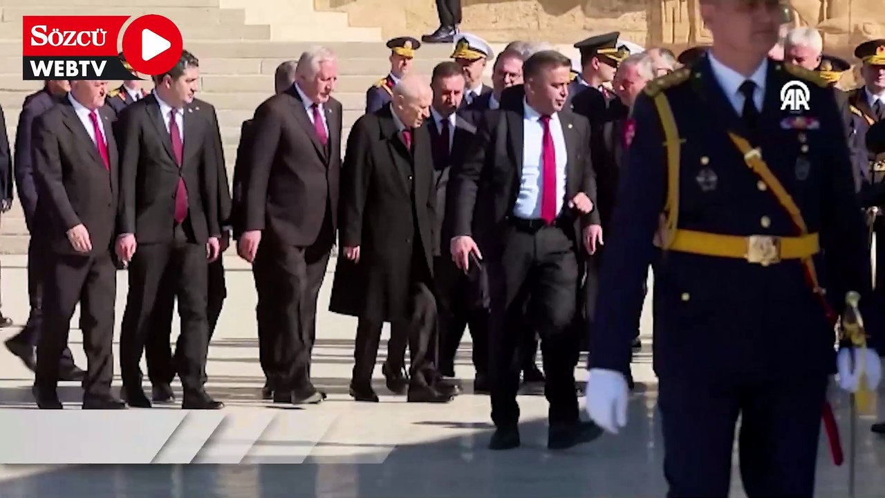 Dervişoğlu, Bahçeli ile tokalaştı