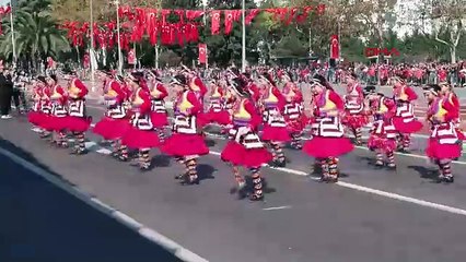 İstanbul - Cumhuriyetin 101'inci yılında Vatan Caddesi'nde coşkulu kutlama