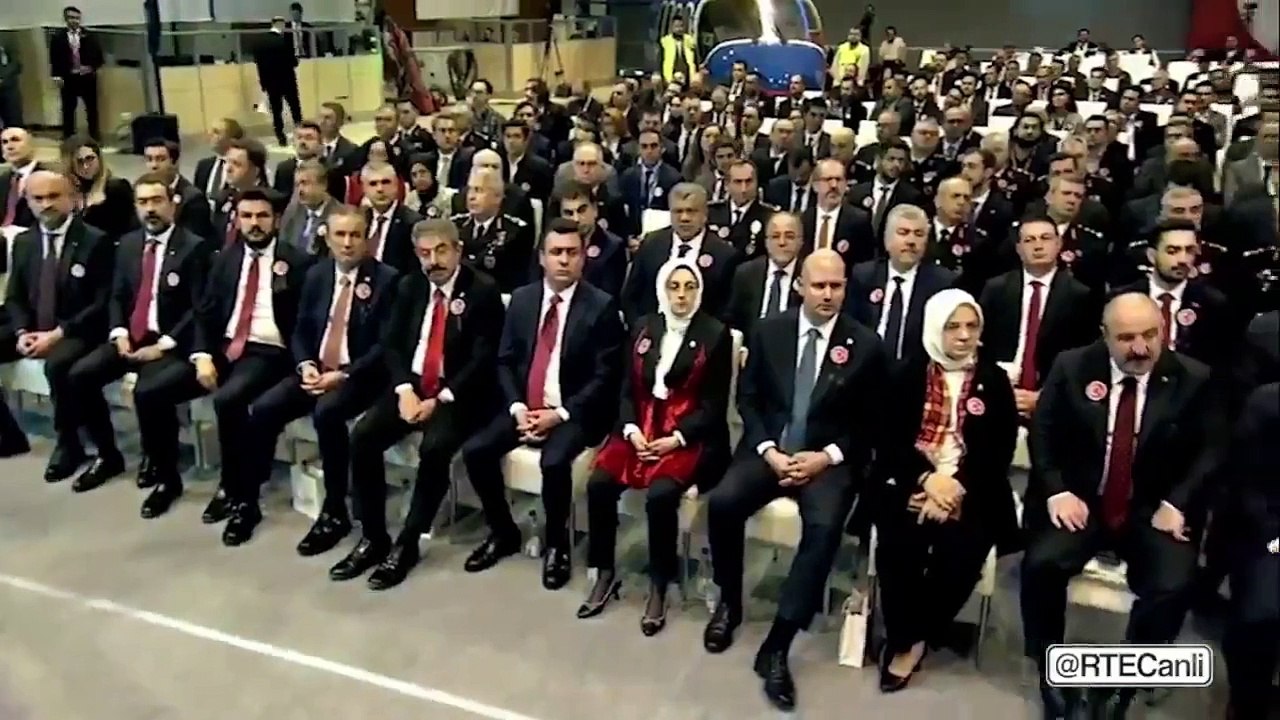 Erdoğan:    "Adamın nesi var... 'Kubbe de kubbe' diyor. E, onların demir kubbesi varsa, bizim de çelik kubbemiz olacak."