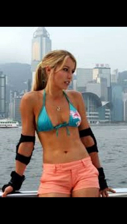 Celebrity Birthdays Wishes October 30th 2024 Sarah Carter