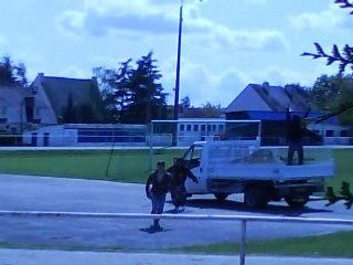 Gage : Foutre le bordel dans la camionette du Jardinar