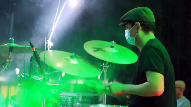 Musician Elles Bailey discusses the cost of touring