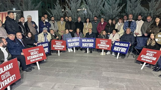 CHP'den MEB önünde oturma eylemi