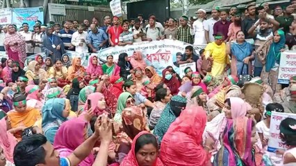 নকল নবীশগণ চাকুরি সরকারি করণের দাবিতে রাজপথে অবস্থান কর্মসূচি
