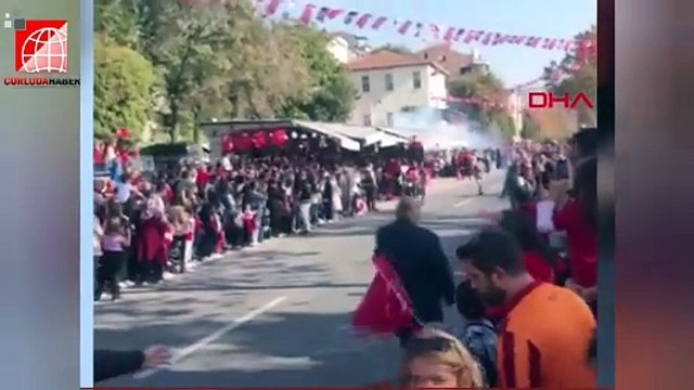 Geçit Töreninde Yunus Ekibinin Motosikletinin Çarptığı 2 Polis Yaralandı