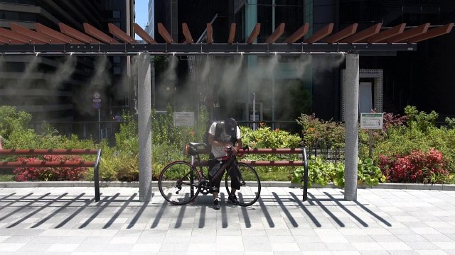 Japón amenaza con la cárcel a ciclistas que usen el teléfono