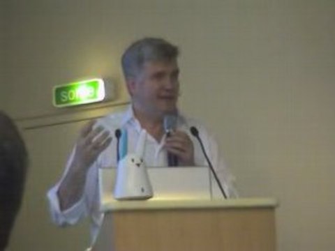 Nao par M. Maisonnier fondateur d'Aldebaran Robotics