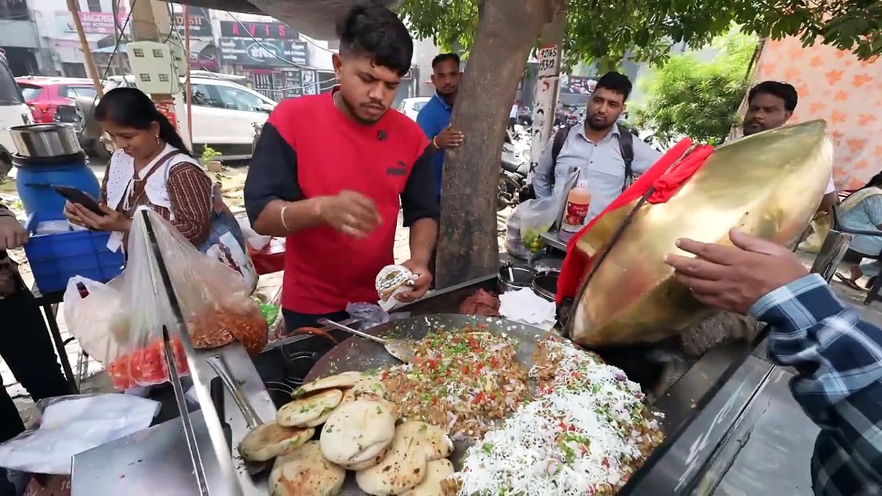 Delhi Wale Chole Kulche with a Twist  Desi Ghee Pizza Kulcha, Khaas Amrika Dhaba Indian Street Food