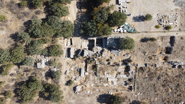 Alexandria Troas Antik Kenti'nde 2 bin 200 yıllık dükkan bulundu!