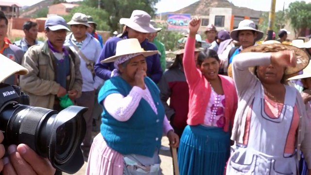 Miles de manifestantes piden renuncia de Arce para levantar bloqueos en Bolivia