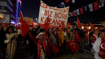 İzmir Kültür Yolu Festivali'nde 29 Ekim Cumhuriyet Bayramı coşkuyla kutlandı