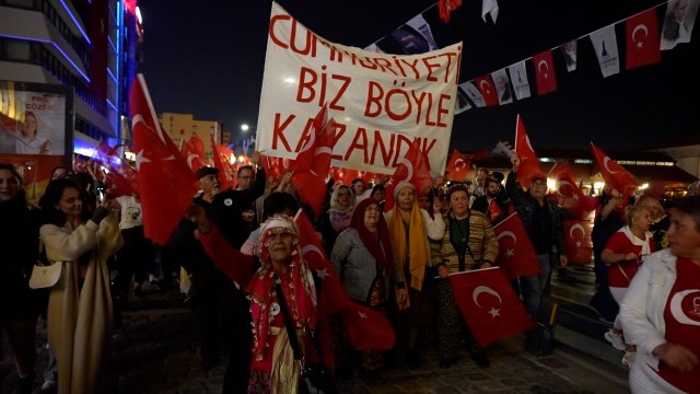 İzmir Kültür Yolu Festivali'nde 29 Ekim Cumhuriyet Bayramı coşkuyla kutlandı