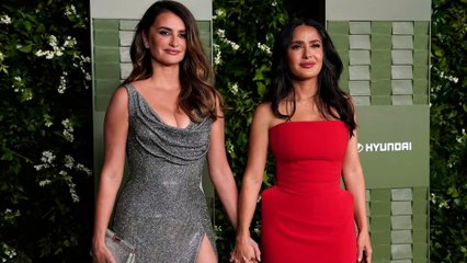 Il fascino latino di Penélope Cruz e Salma Hayek, mano nella mano sul red carpet