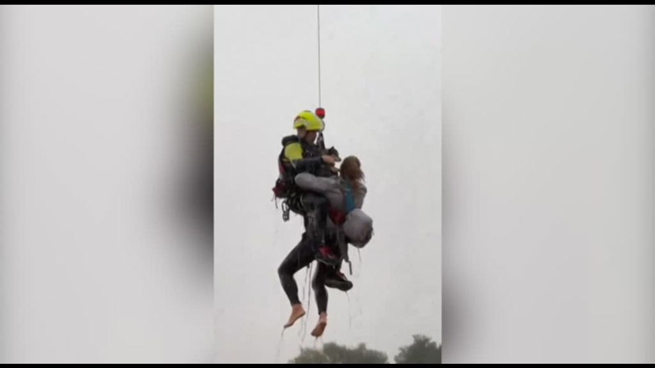 Valencia, una donna e il suo cane salvati in elicottero