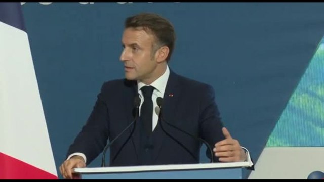 Macron in Marocco: firmati contratti per 10 miliardi di euro
