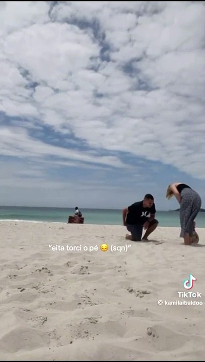 Lagarto assusta casal em meio a pedido de casamento em Florianópolis