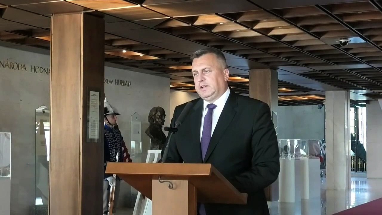 ZÁZNAM: A. Danko: Poslanci za SNS sa nenechajú vydierať