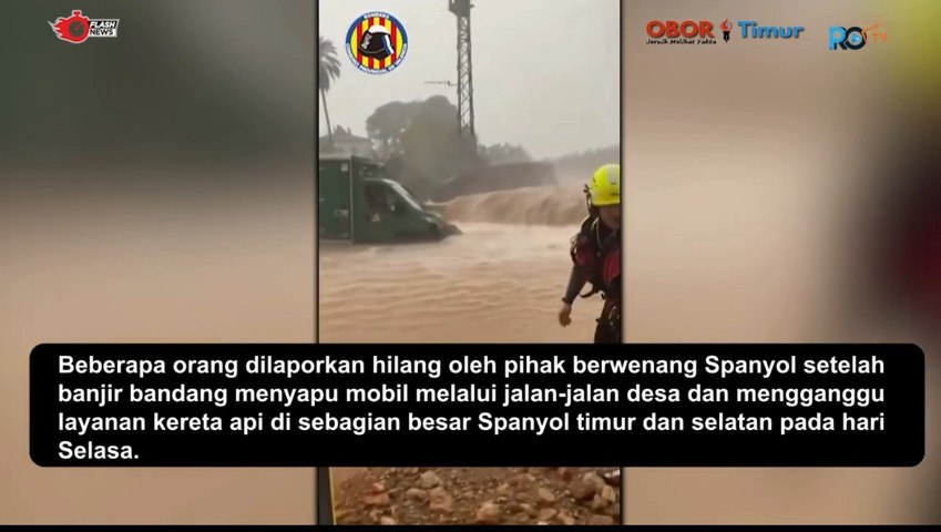 Momen Menegangkan, Detik-detik Penyelamatan Seorang Sopir dari Banjir Besar