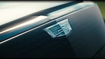 كاديلاك ليريك-V 2026  كروس أوفر كهربائية عالية الأداء