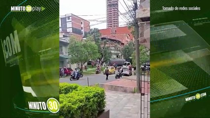 Camión se volcó en Aranjuez tras chocar con una moto