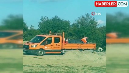 Karayolları Ekipleri Çöpü Ormana Attı