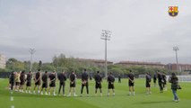 Barcelone - Les joueurs et le staff observent une minute de silence pour les victimes de Dana