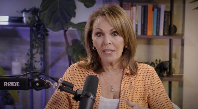 Maria Elena Salinas habla de su vida fuera del set