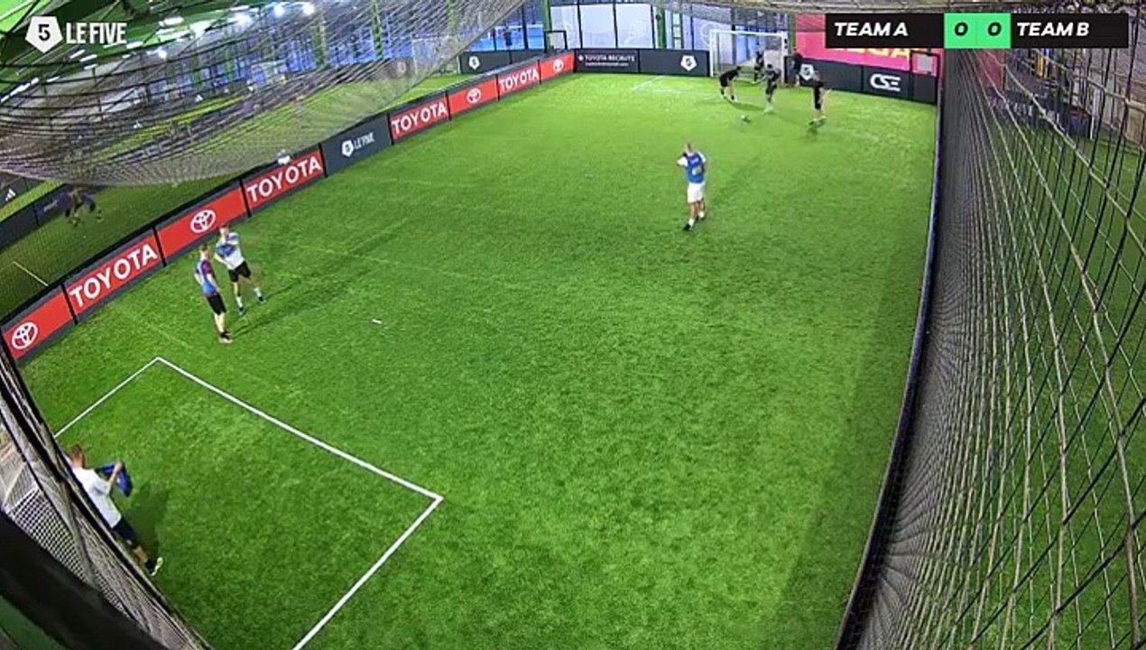 30/10 à 17:33 - Football Terrain Toyota (LeFive Valenciennes)