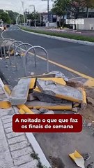 Estacionamento de bikes é detonado em acidente na madrugada da Praia dos Amores #diarinho