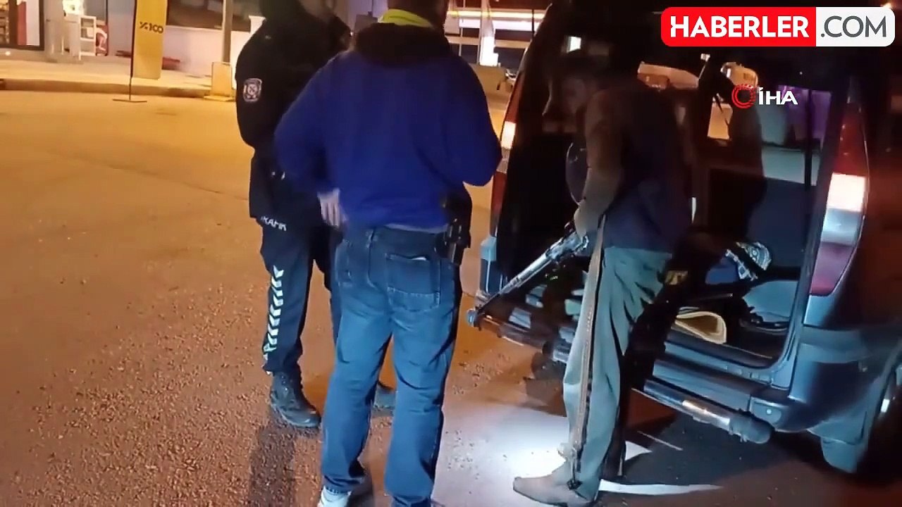 Çorum'da Trafik Polisinin Durdurduğu Araçta Tüfek Ele Geçirildi