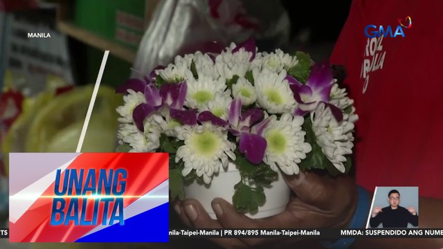 Ilang mamimili, namakya ng mga bulaklak sa Dangwa para sa Undas | Unang Balita