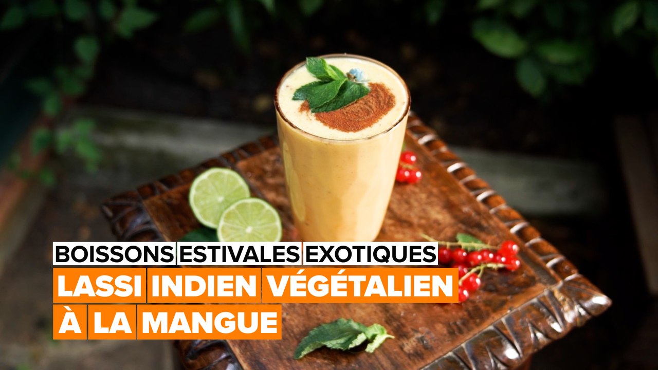 Boissons estivales exotiques : lassi indien végétalien à la mangue