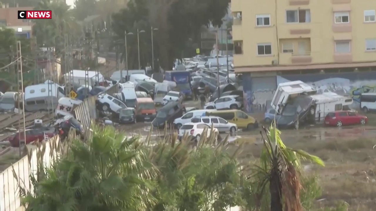 Inondations en Espagne : des habitants sous le...