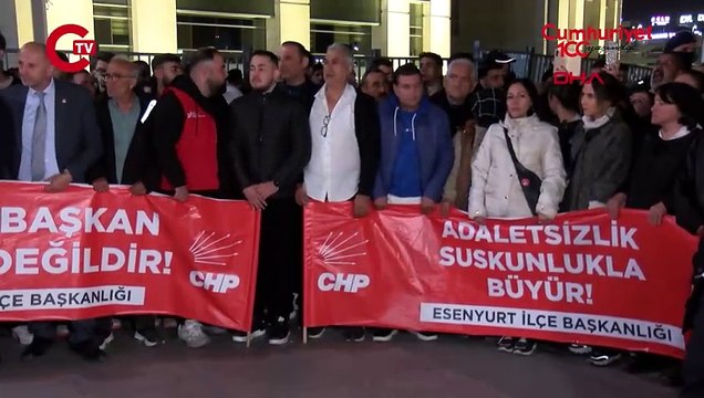 Ekrem İmamoğlu, Ahmet Özer'e destek için adliye önünde! 'Hangi filmin fragmanını izlettiğinizi görüyoruz'