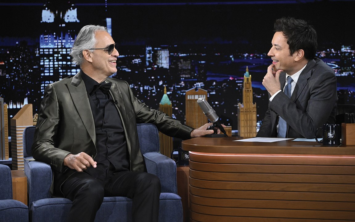 Jimmy Fallon ad Andrea Bocelli: «Le Kardashian litigano per te». E Celine Dion...