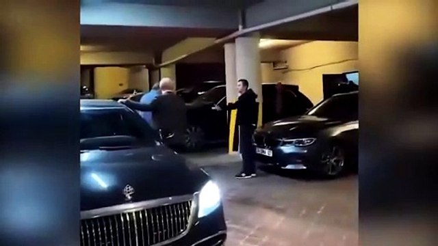 Cübbeli Ahmet, Alaattin Çakıcı'nın elini öpmeye çalıştı