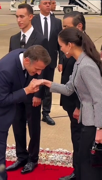 الأميرة لالا خديجة في استقبال الرئيس الفرنسي ماكرون