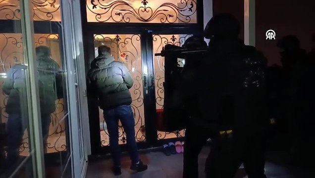 Tutuklanan Ahmet Özer'in gözaltına alındığı görüntüleri ortaya