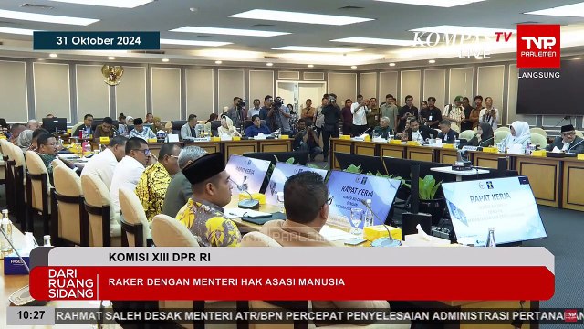 Momen Menteri HAM Natalius Pigai Hormat saat Perkenalkan Diri di Rapat dengan Komisi XIII DPR