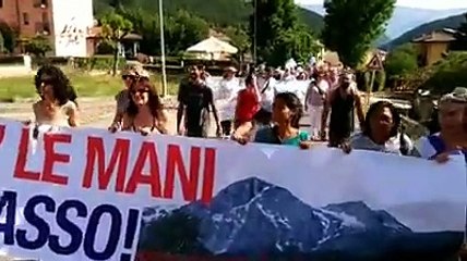 La marcia dei 500: salveremo l'acqua del Gran Sasso
