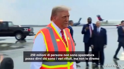 Trump a bordo di un camion della spazzatura sfrutta la gaffe di Biden