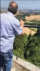 Torricella Peligna, sfonda la ringhiera con l'auto e vola nella scarpata