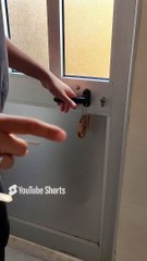 Envie para aquela pessoa que não sabe nem abrir_ fechar a porta. Nível de dificuldade_ Fácil #shorts