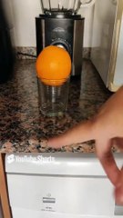 Envie para aquela pessoa que não sabe nem segurar um copo. Nível de dificuldade_ mão #shorts