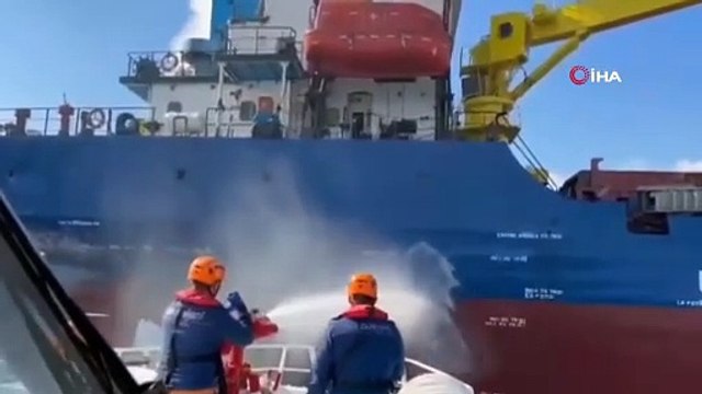 Marmara Denizi Açıklarında Çıkan Gemi Yangınında 2 Kişi Hayatını Kaybetti