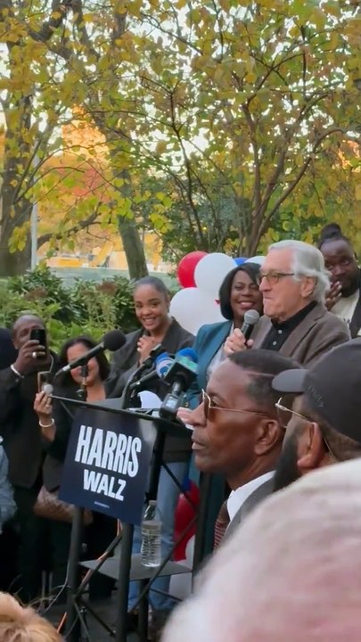En campagne pour Kamala Harris, la star Robert de Niro insulte Donald Trump: "Ca me met dans une putain de colère qu'on soit obligé de parler de ce connard de Donald Trump !" - Regardez