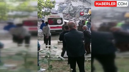 Siverek'te Bina Yıkımı Sırasında Kepçe Molozların Altında Kaldı